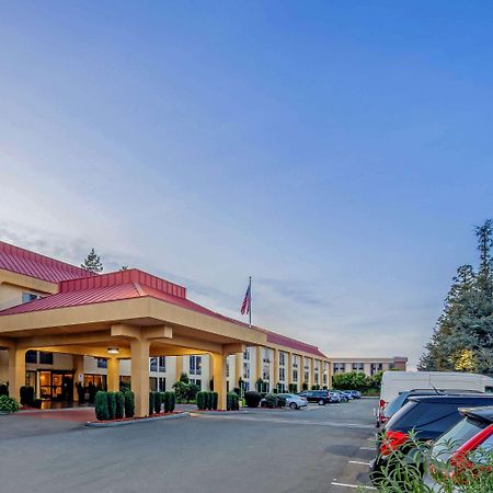 Oakland Airport Arena Hotel Exterior photo