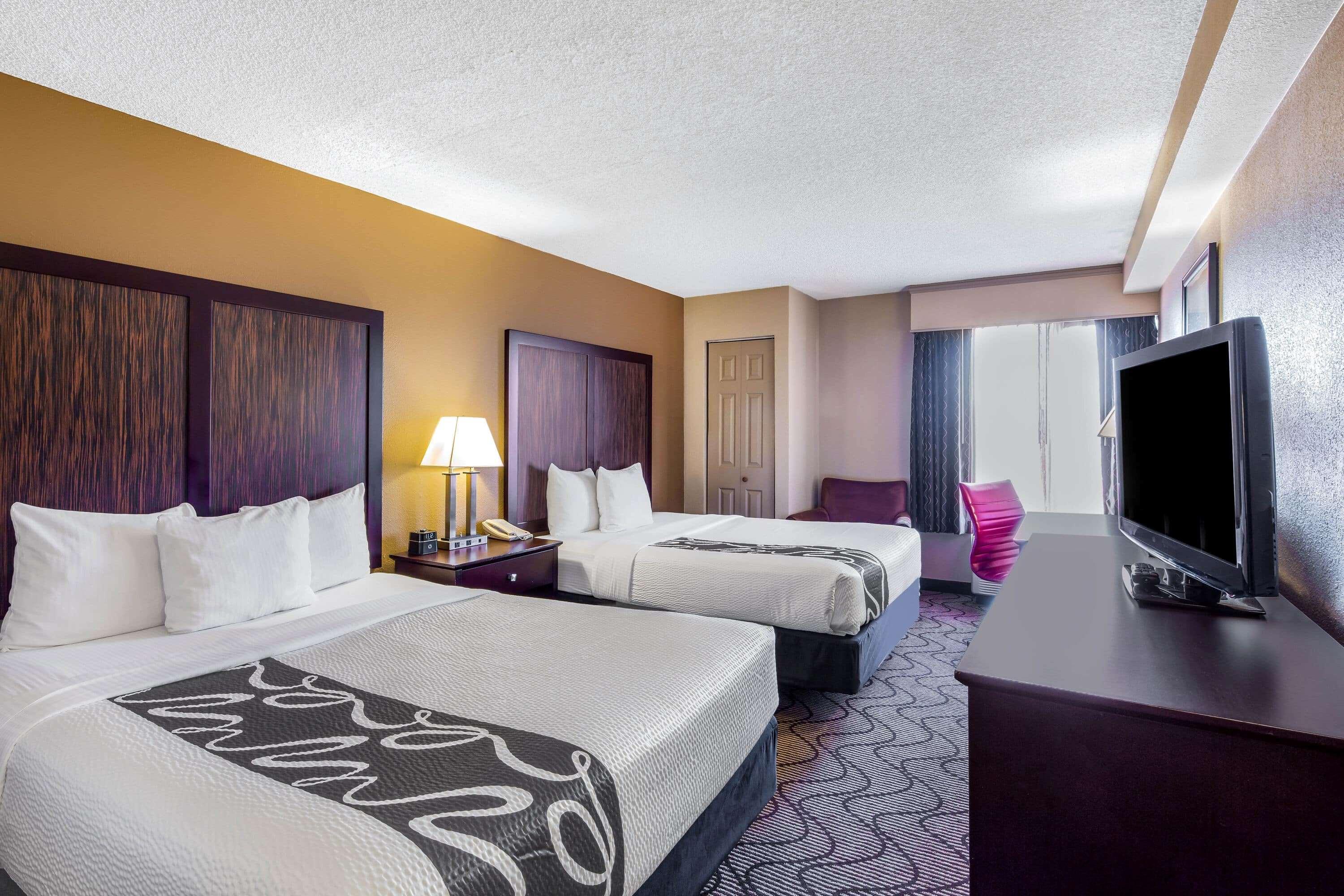 Oakland Airport Arena Hotel Exterior photo